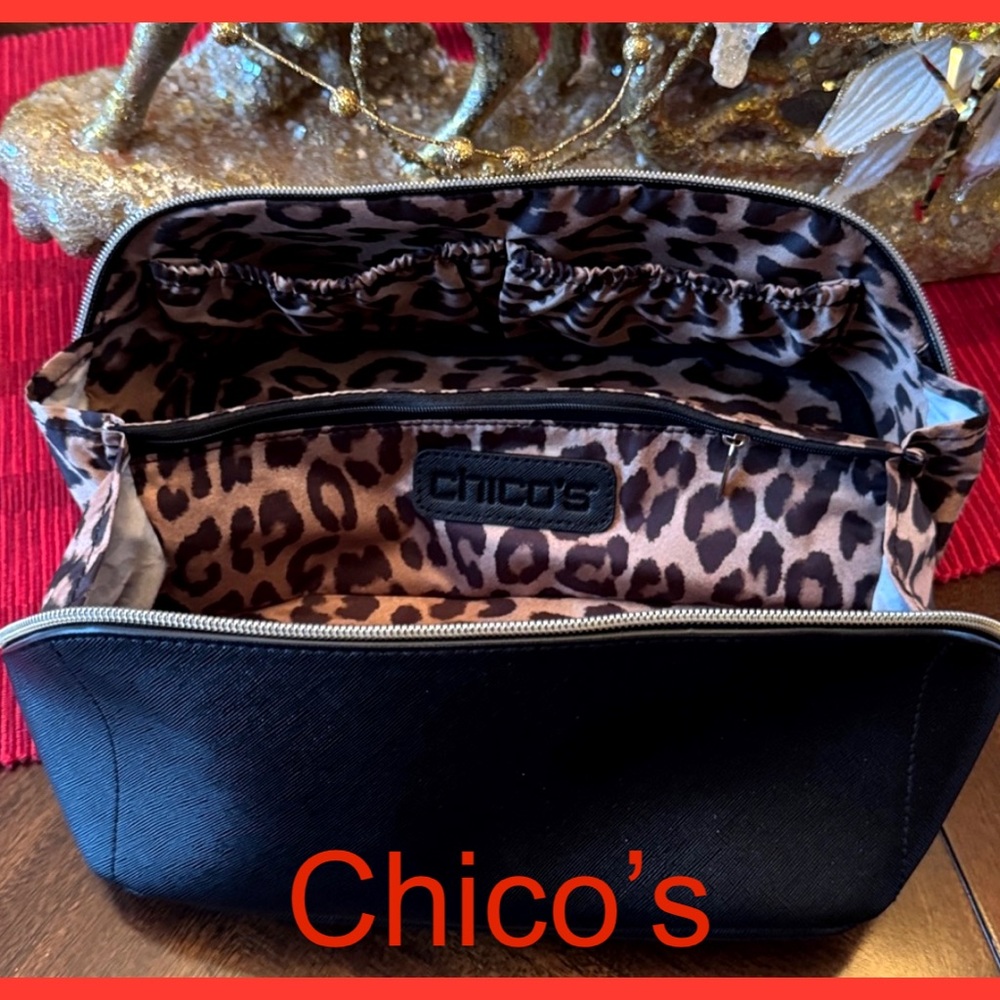 NWT ~ CHICO’S BLACK VANITY CASE w/Gold Accents & Leopard interior